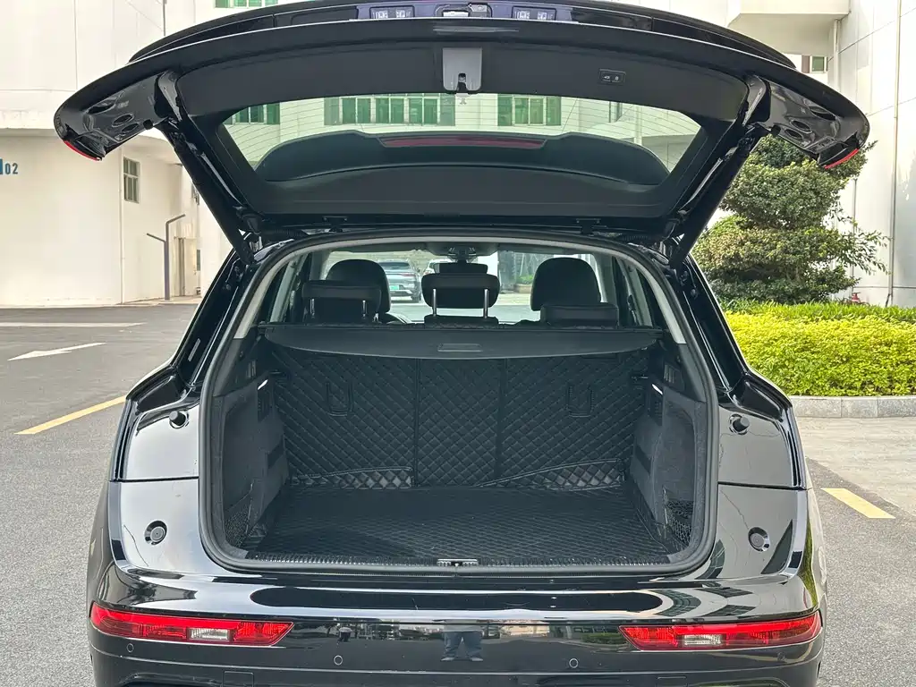 Audi Q5L 2022 — фото 17
