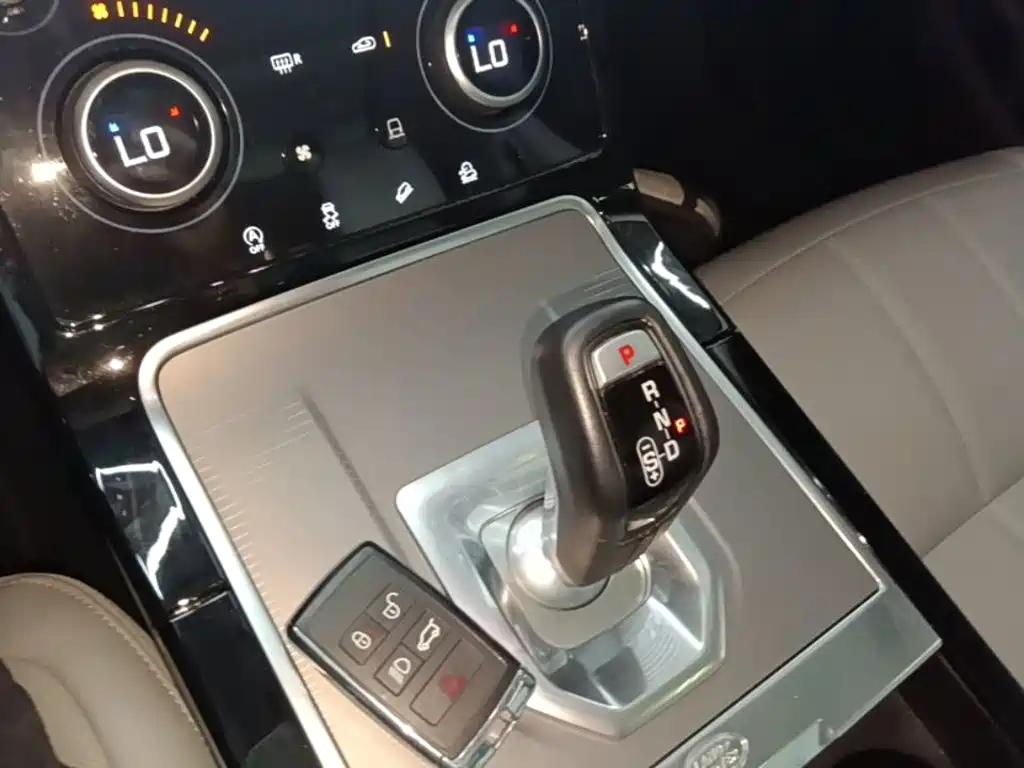 Land Rover Evoque 2020 — фото 14