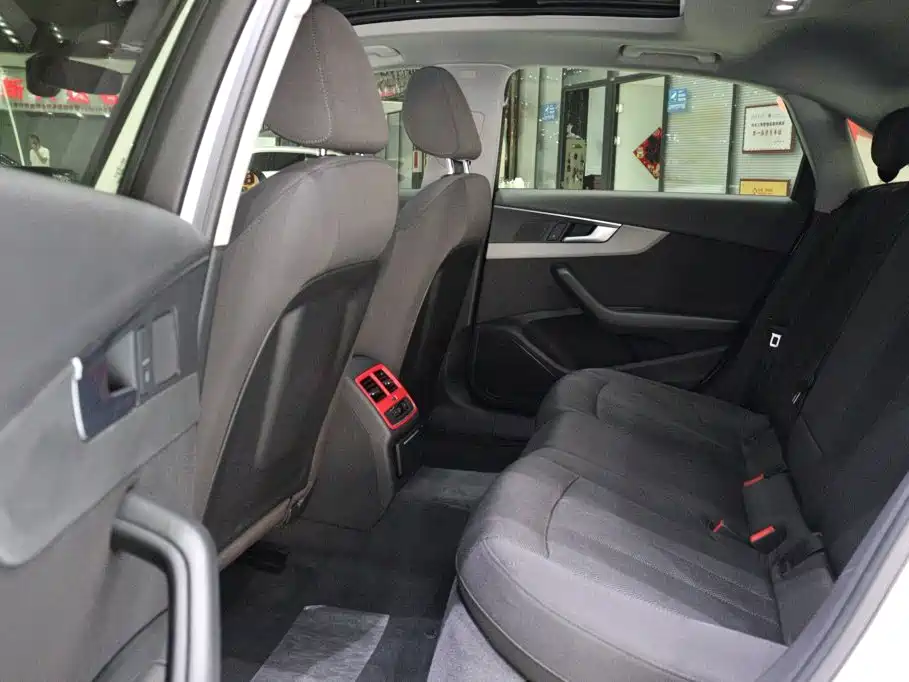Audi A4L 2020