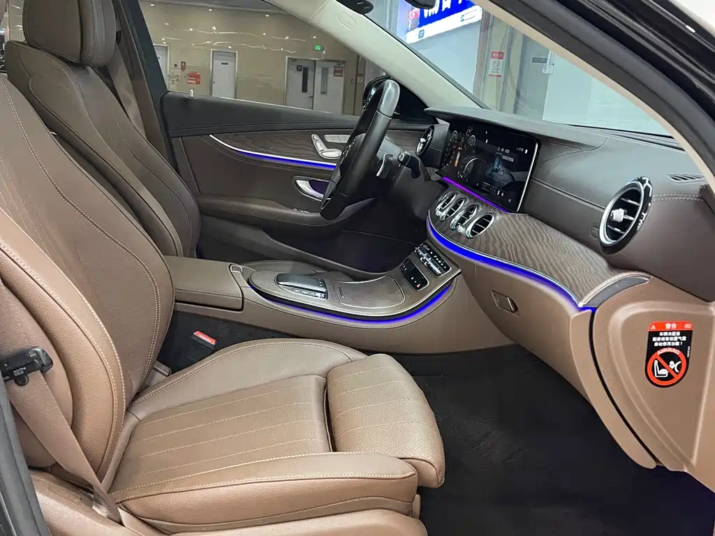 Mercedes-Benz E-Class 2023 — фото 11