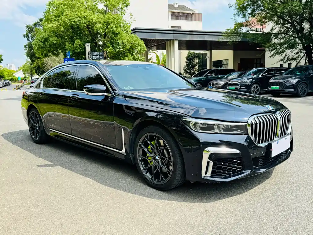 BMW 7 Series 2017 — фото 1