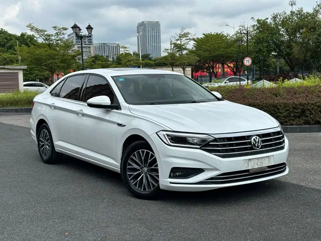 Volkswagen Sagitar 2019