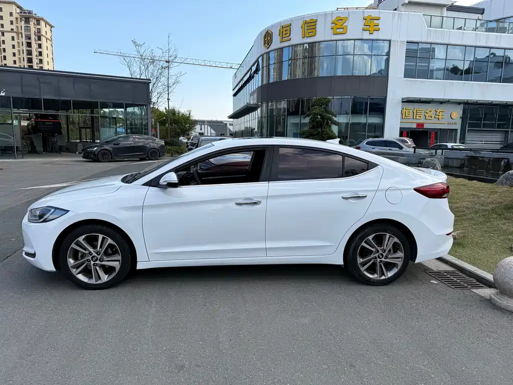 Hyundai Elantra 2018