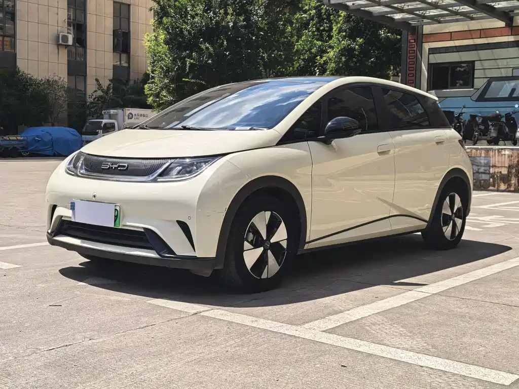 BYD Dolphin 2023