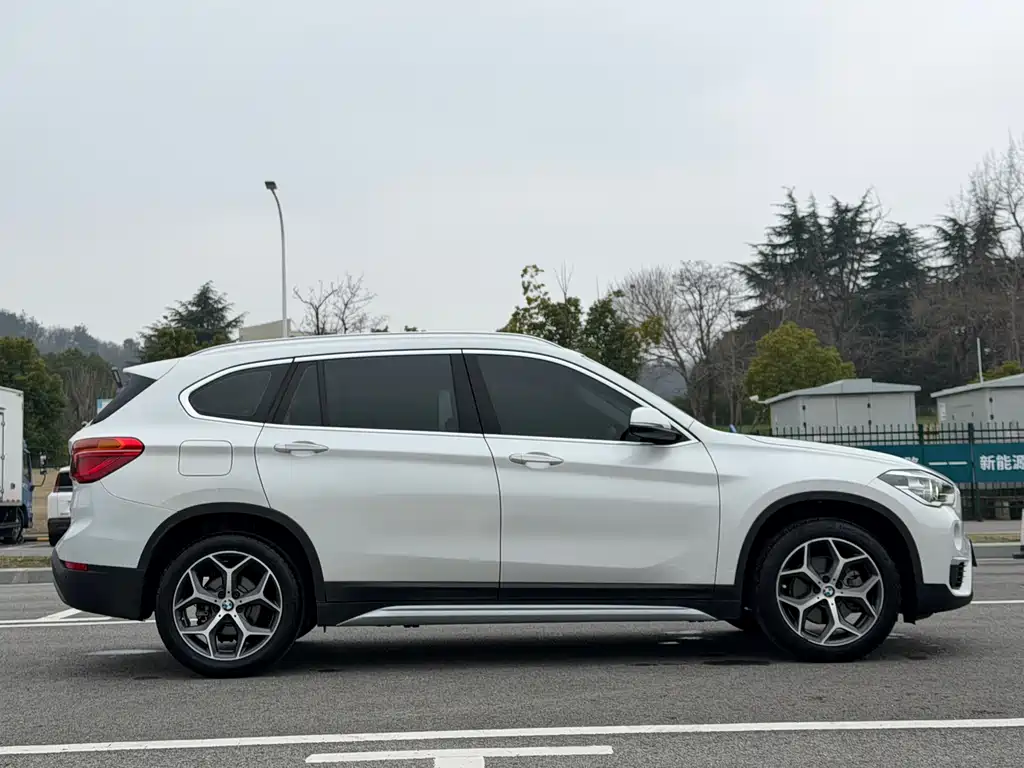 BMW X1 2019 — фото 4