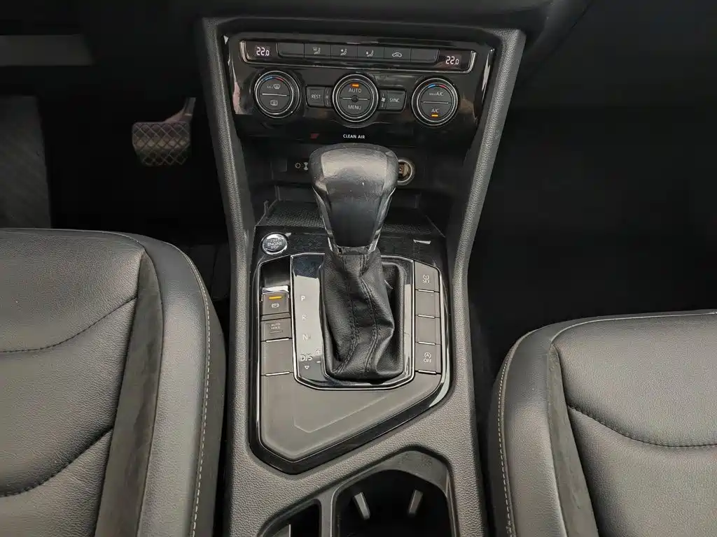 Volkswagen Tiguan L 2017 — фото 13