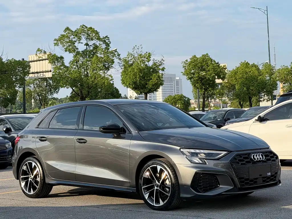 Audi A3 2022 — фото 2