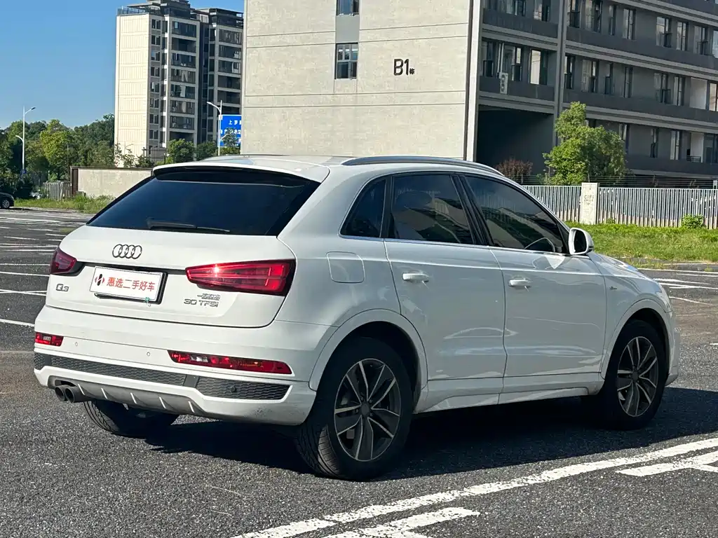 Audi Q3 2019 — фото 8
