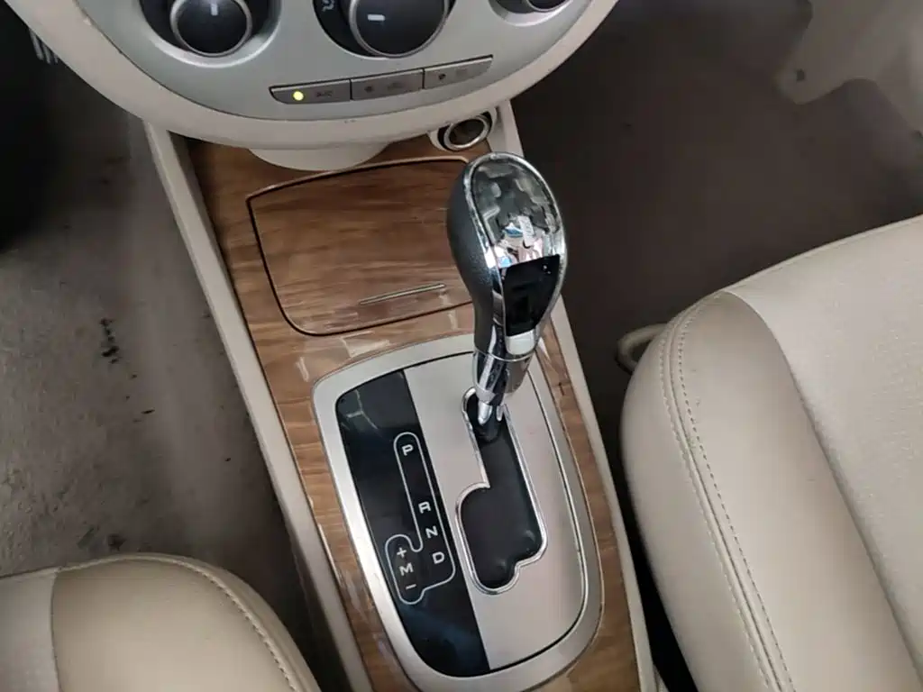 Buick Excelle 2016 — фото 14