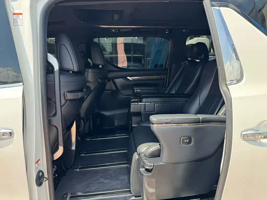 Toyota Alphard 2018 — фото 6