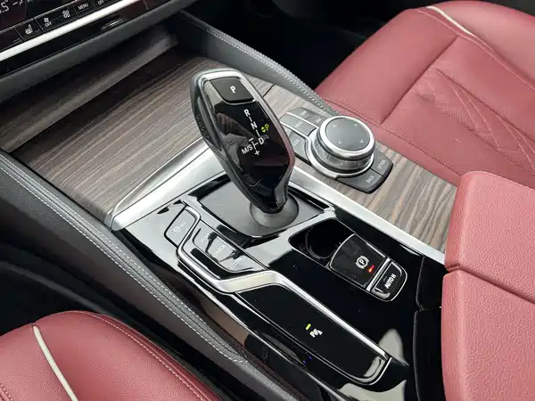 BMW 5 Series 2022