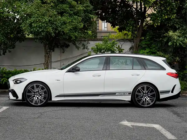 Mercedes-Benz C-Class AMG 2025