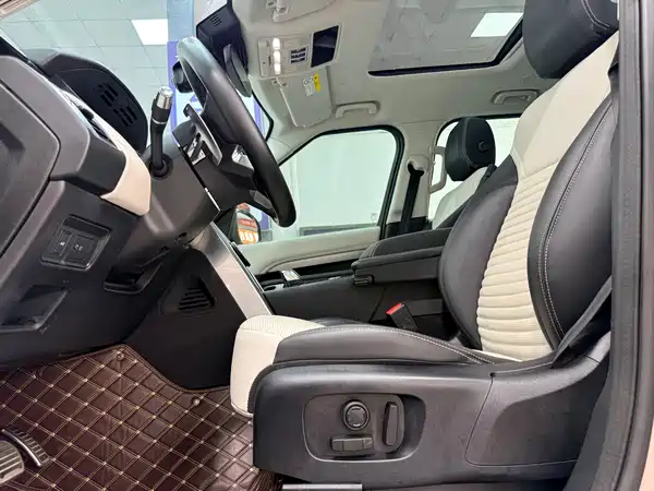 Land Rover Discovery 2021