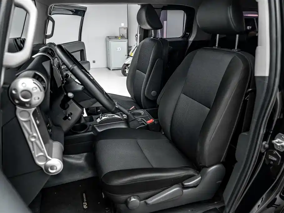 Toyota FJ Cruiser 2020 — фото 24