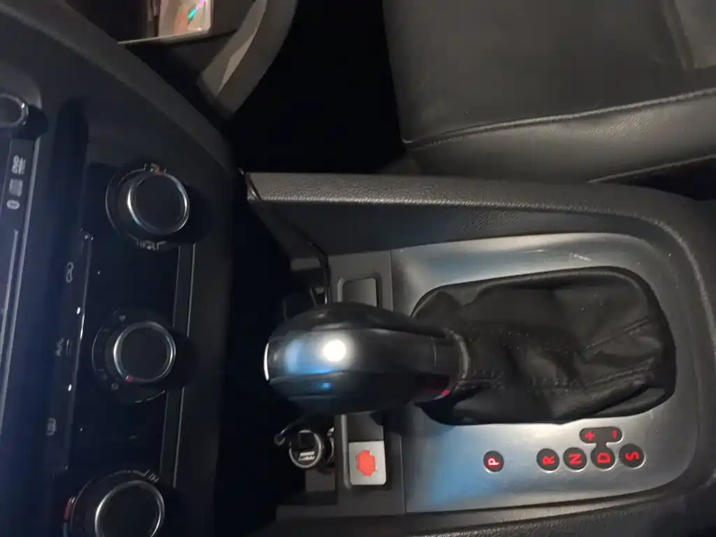 Volkswagen Sagitar 2014