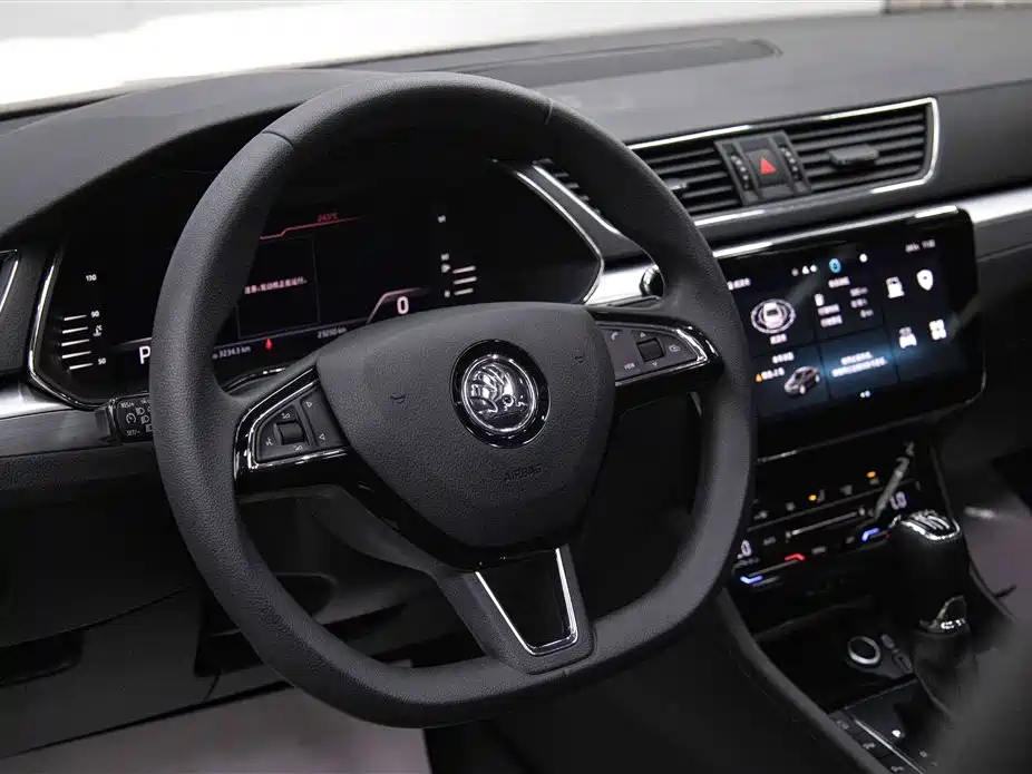 Skoda Superb 2024 — фото 16