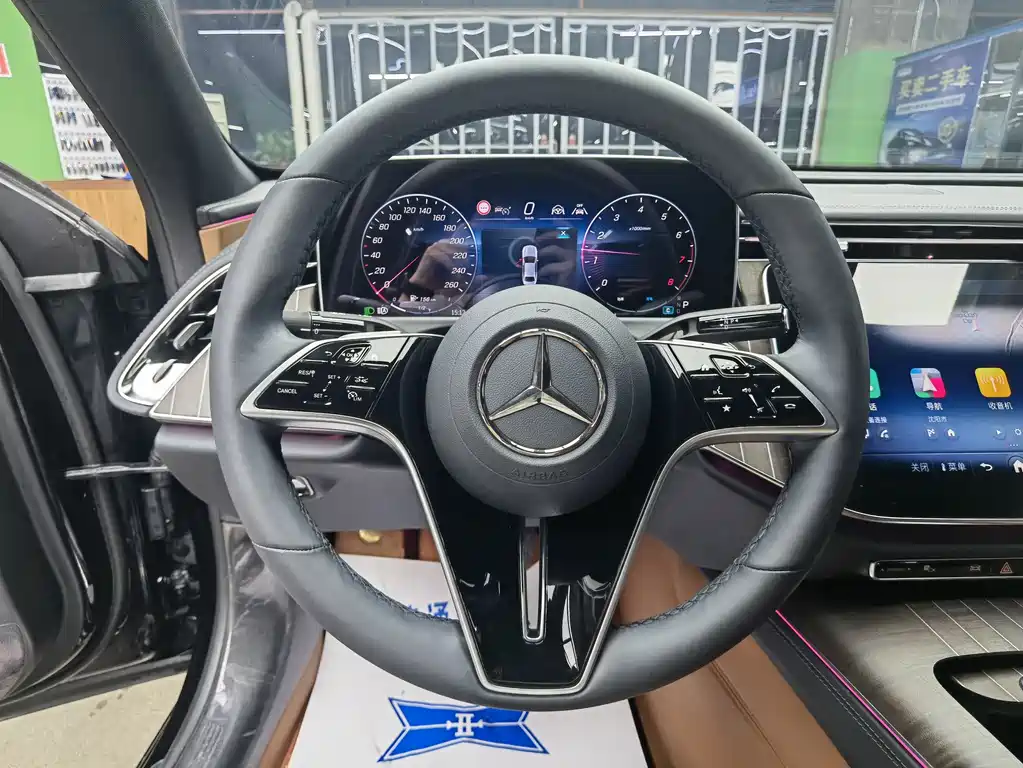 Mercedes-Benz E-Class 2025 — фото 10