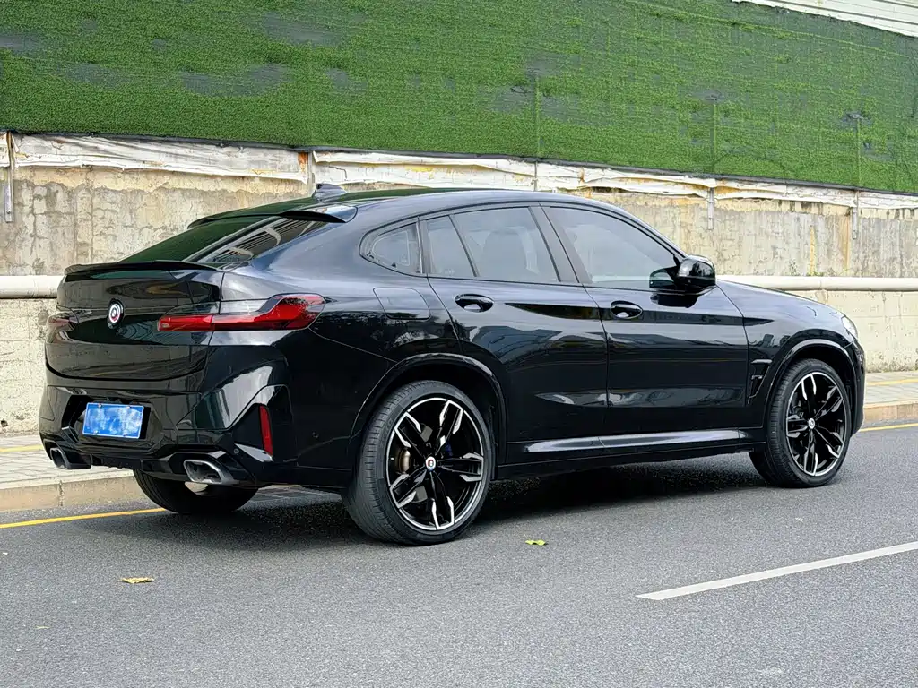 BMW X4 M40i 2023 — фото 16