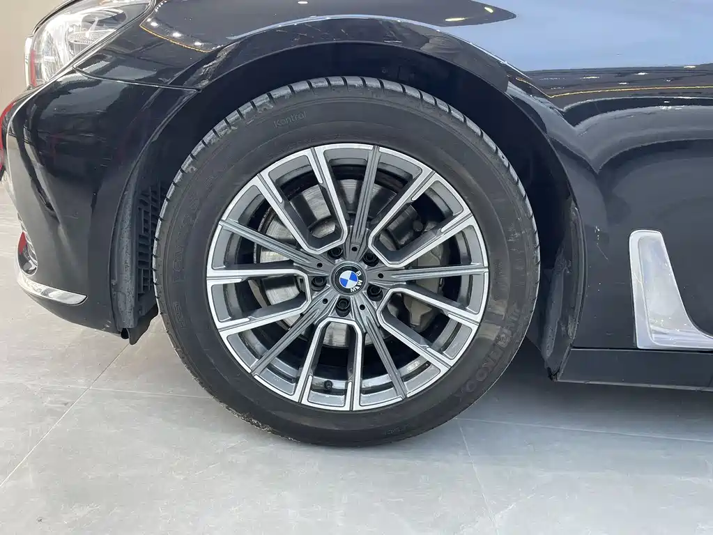 BMW 7 Series 2017 — фото 20