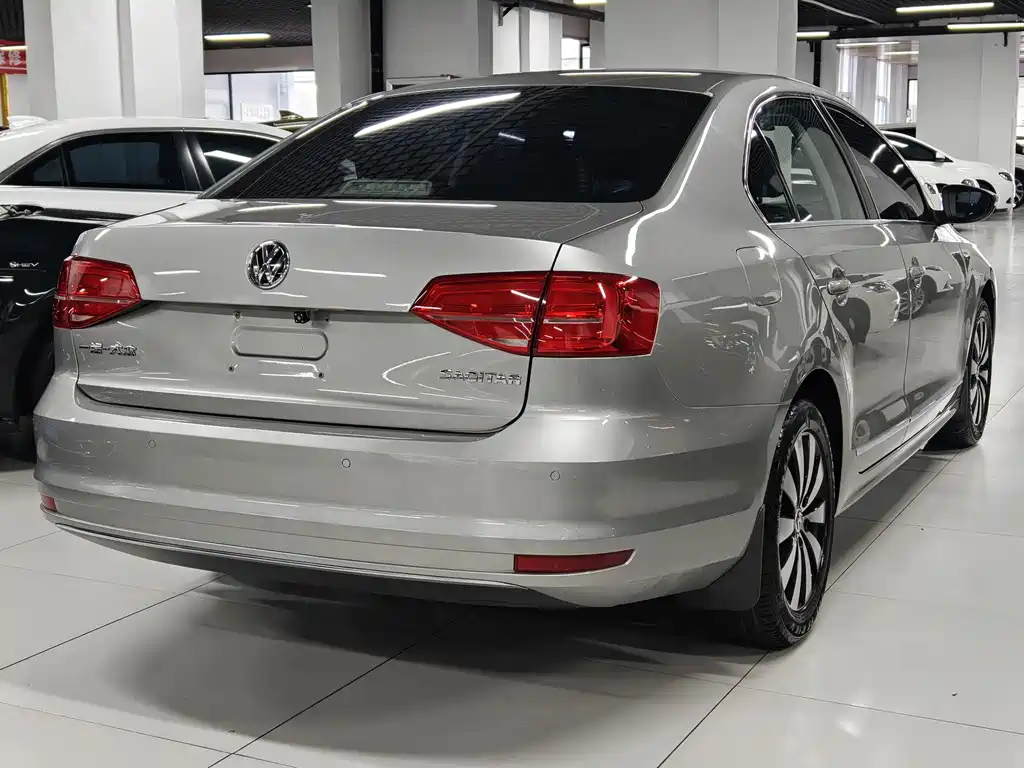 Volkswagen Sagitar 2017