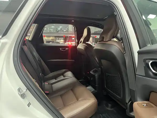 Volvo XC60 Plug-In Hybrid 2021