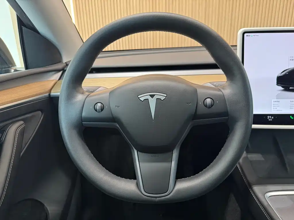 Tesla Model Y 2023 — фото 7