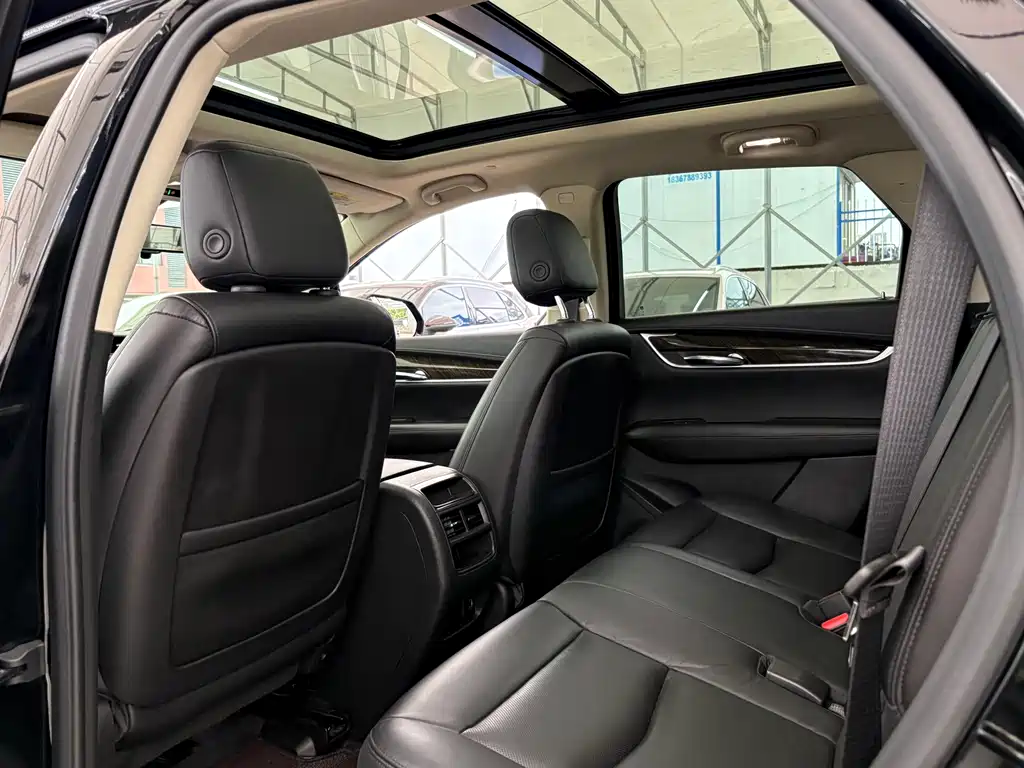 Cadillac XT5 2019 — фото 11