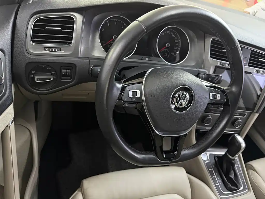 Volkswagen Golf 2016