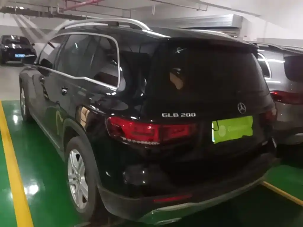 Mercedes-Benz GLB 2023