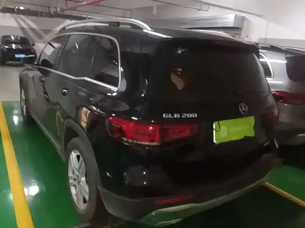 Mercedes-Benz GLB 2023