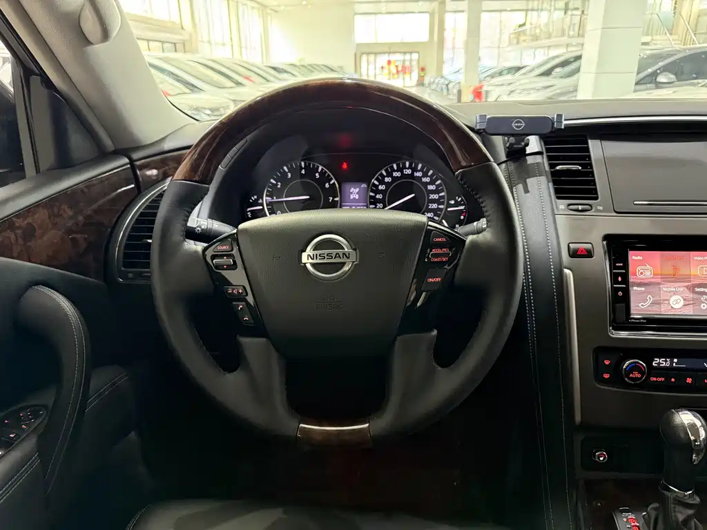 Nissan Patrol 2020 — фото 12