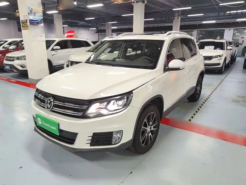 Volkswagen Tiguan 2015 — фото 1