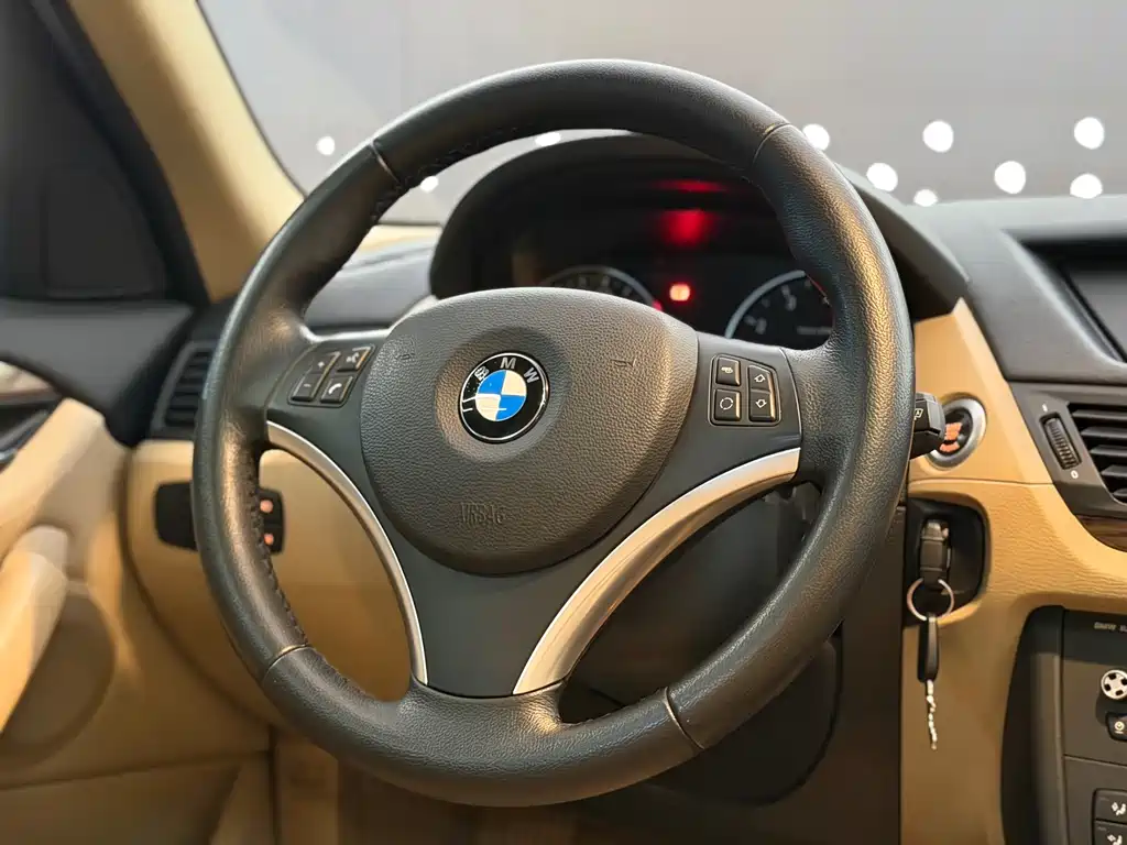 BMW X1 2010 — фото 10