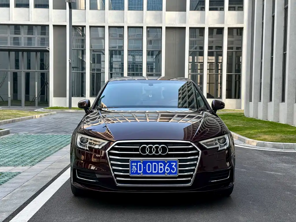 Audi A3 2019 — фото 2