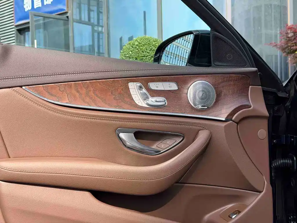 Mercedes-Benz E-Class 2023 — фото 5