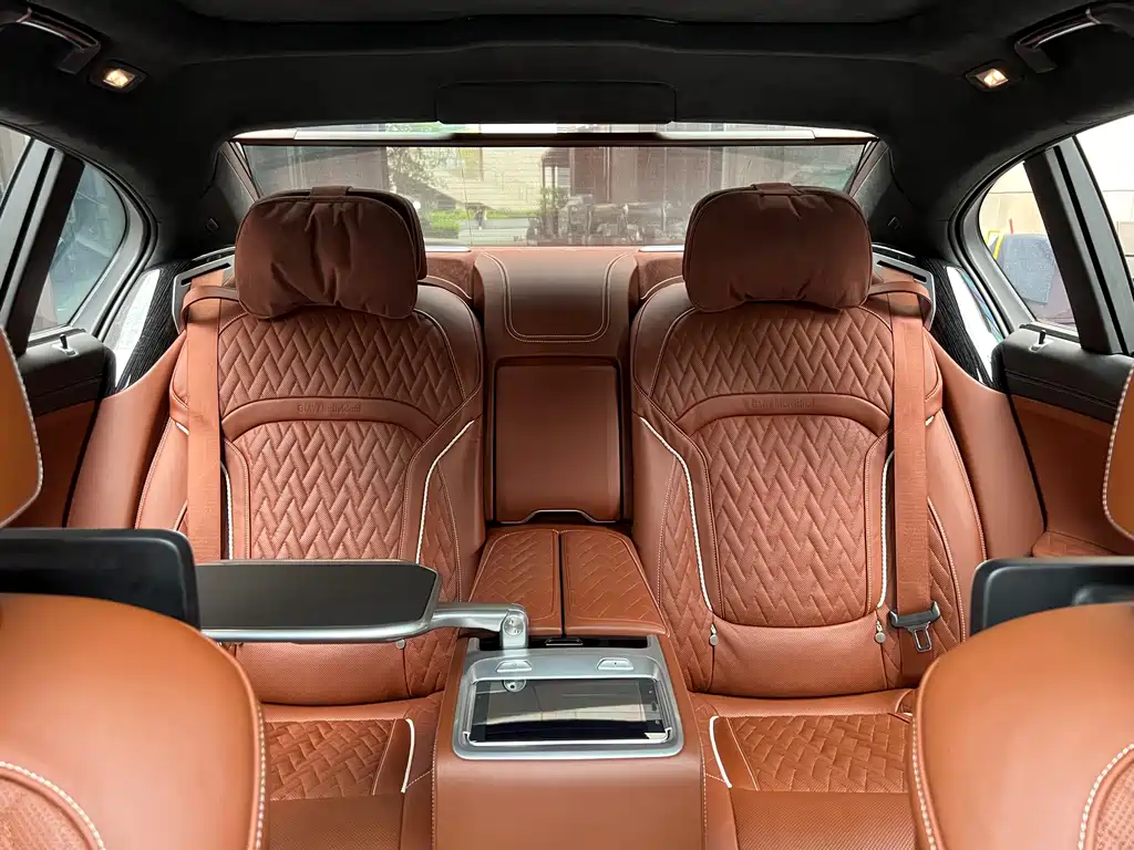 BMW 7 Series 2019 — фото 12
