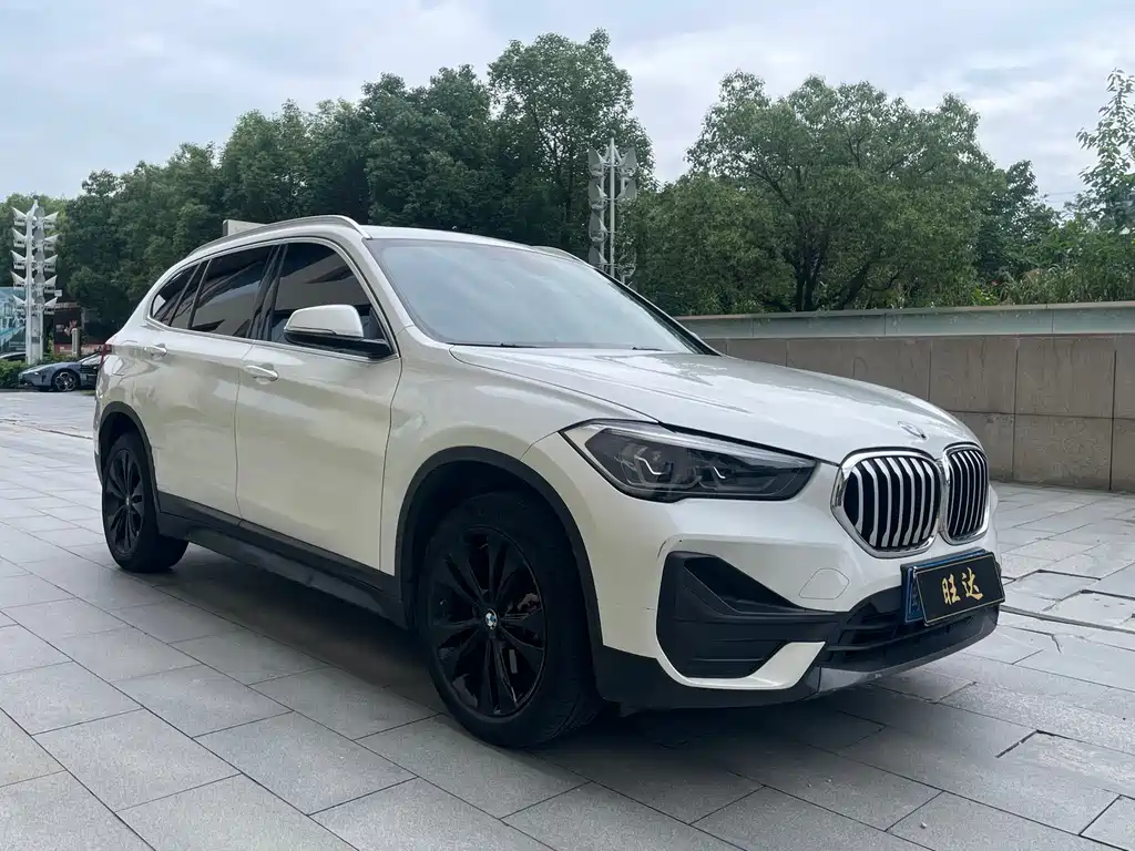 BMW X1 2021 — фото 3
