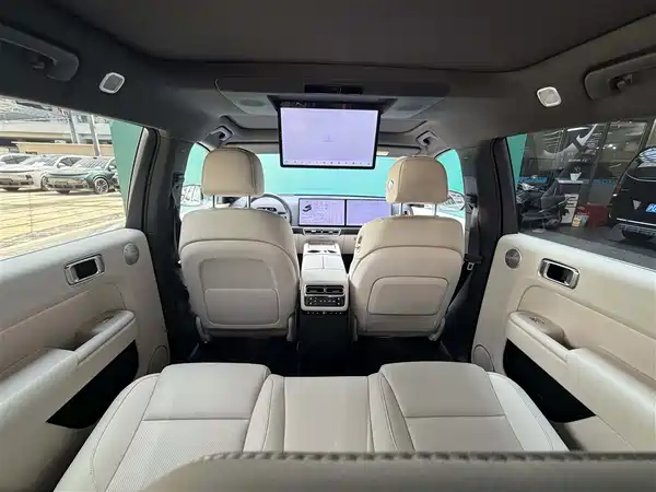 Li Auto L7 2025