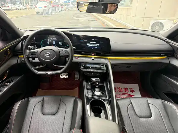 Hyundai Elantra 2023