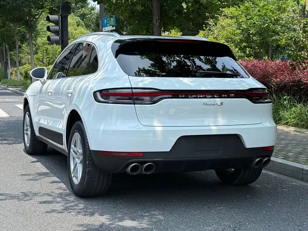 Porsche Macan 2019 — фото 10
