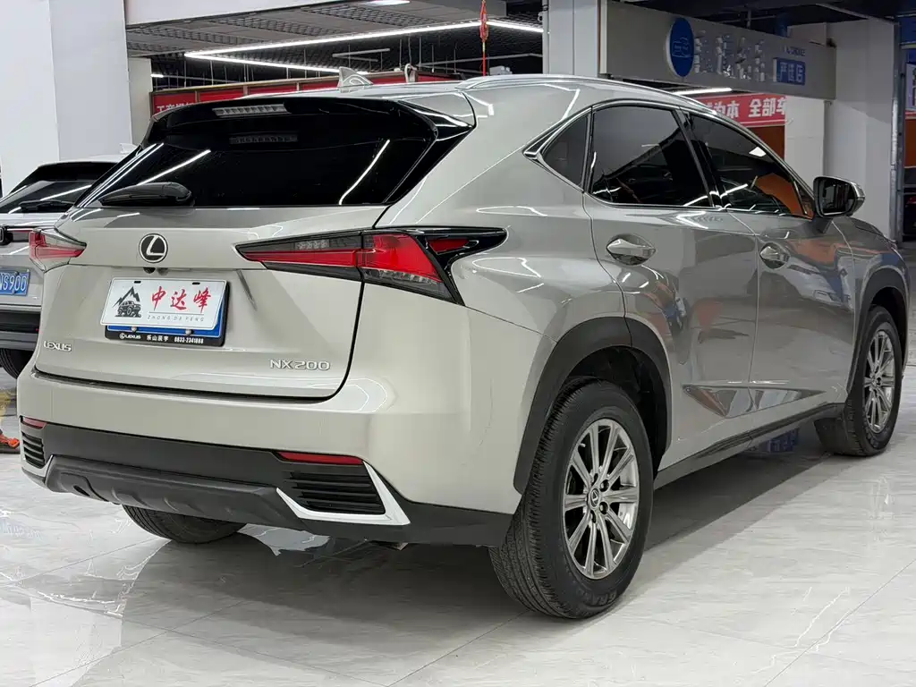 Lexus NX 2021 — фото 14