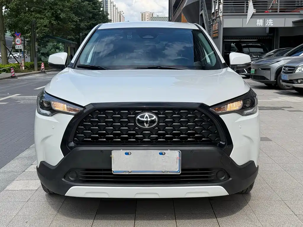 Toyota Corolla Cross 2023 — фото 2