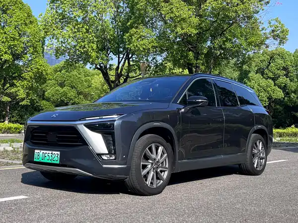 NIO ES8 2022