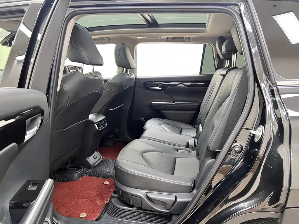 Toyota Highlander 2021 — фото 17