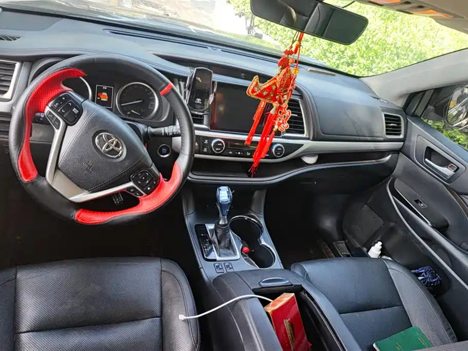 Toyota Highlander 2018 — фото 12