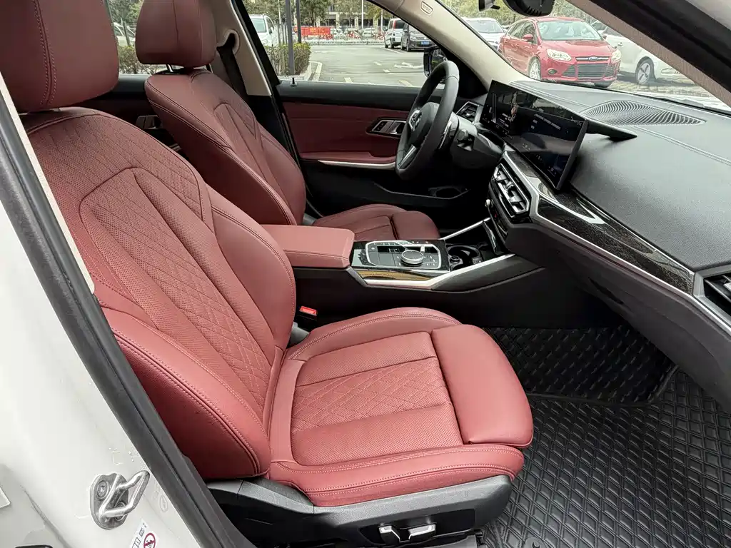 BMW 3 Series 2023 — фото 10