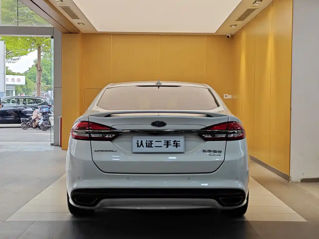 Ford Mondeo 2018 — фото 27