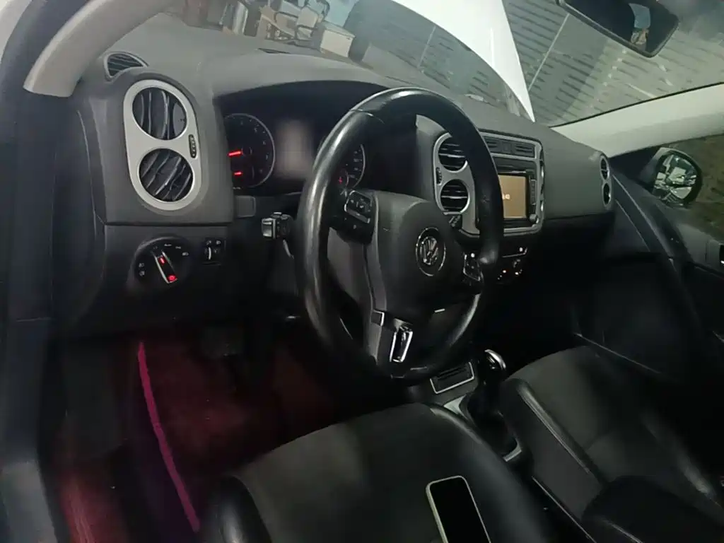 Volkswagen Tiguan 2015 — фото 10