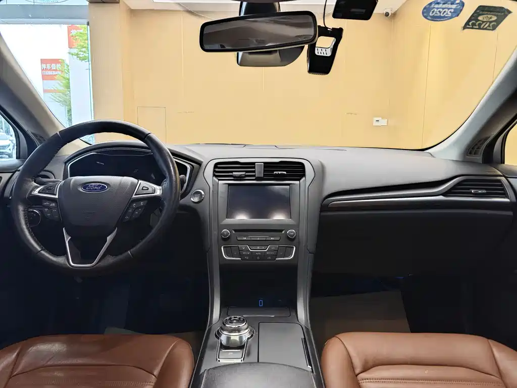 Ford Mondeo 2018 — фото 19