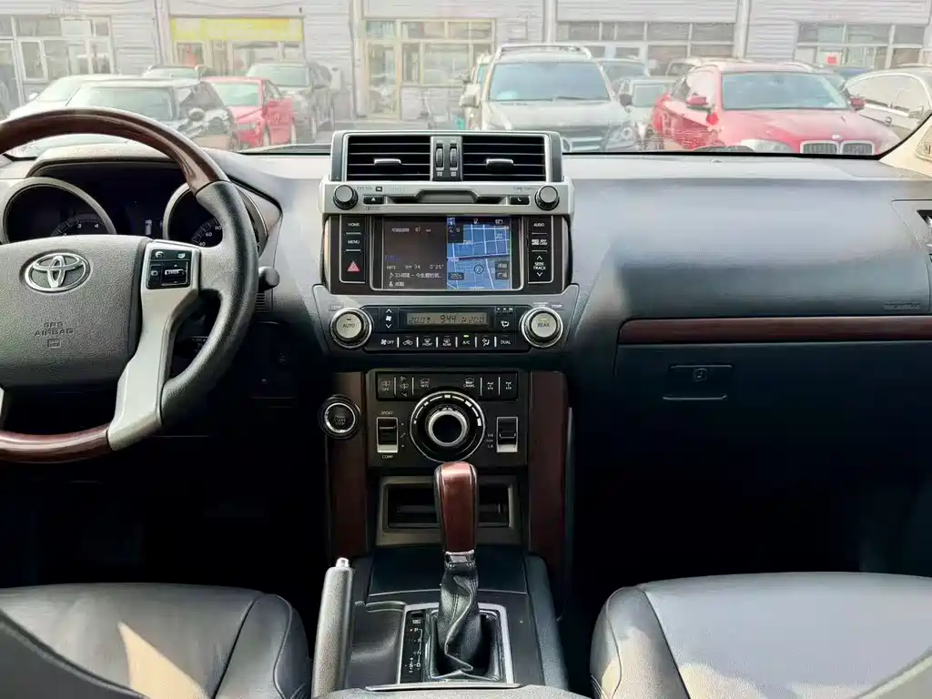 Toyota Prado 2017 — фото 4